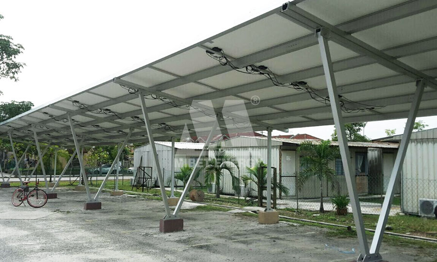 マレーシアのソーラーカーポートシステム