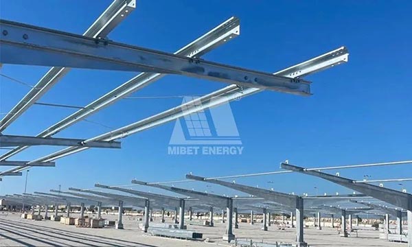Mibet 1.8 MW バーレーン炭素鋼ソーラーカーポートプロジェクトが完了